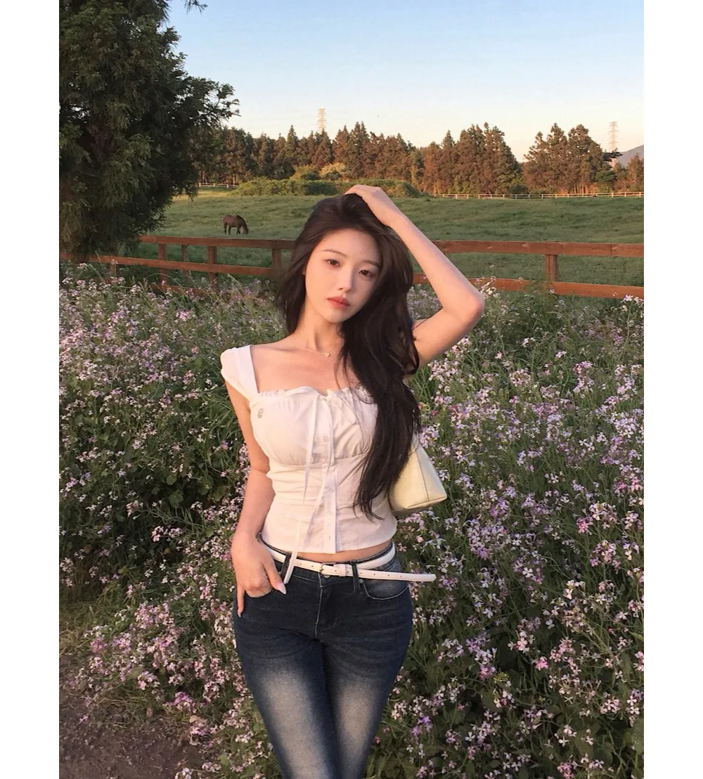 화장품 모델 착용 이미지-S2L4