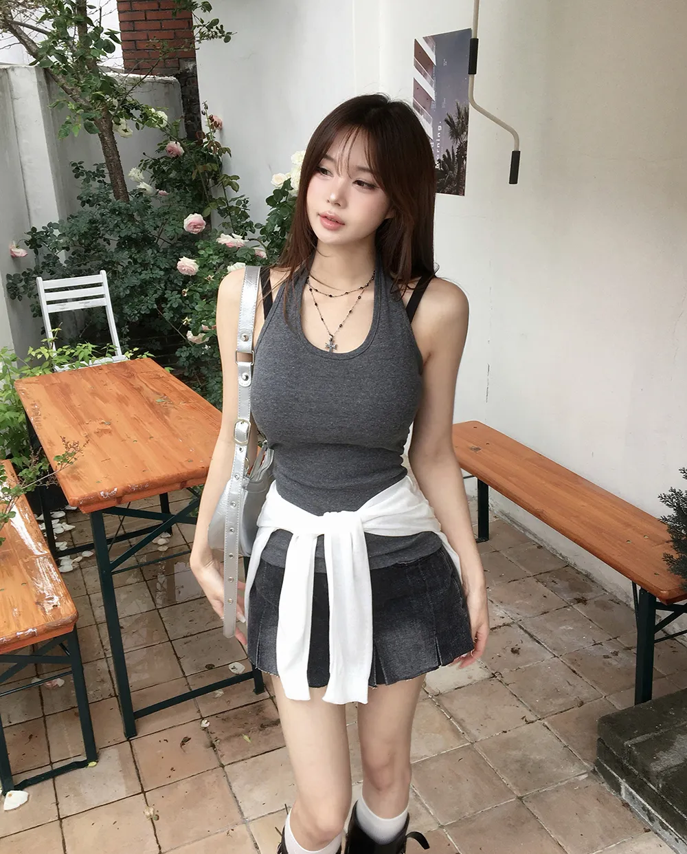 민소매 모델 착용 이미지-S2L50