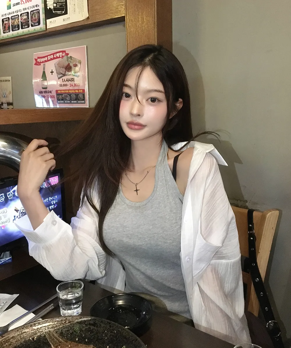 민소매 모델 착용 이미지-S2L46