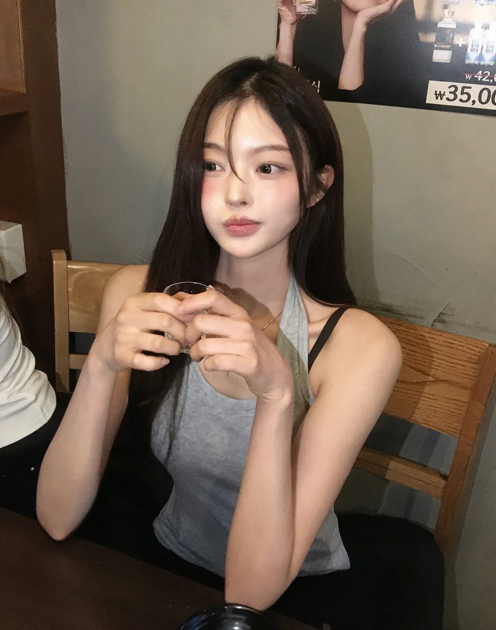 민소매 모델 착용 이미지-S2L42