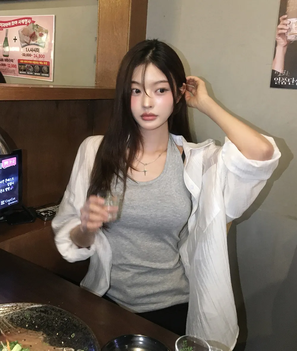 민소매 모델 착용 이미지-S2L47