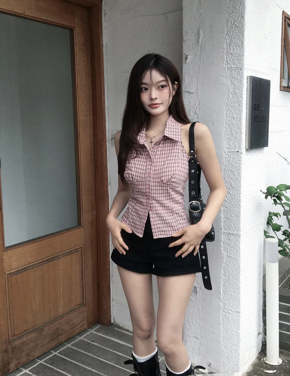 반바지 모델 착용 이미지-S2L36