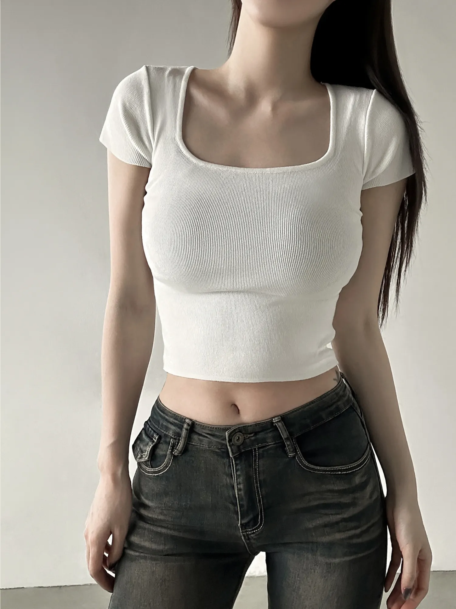 반팔 티셔츠 모델 착용 이미지-S1L36