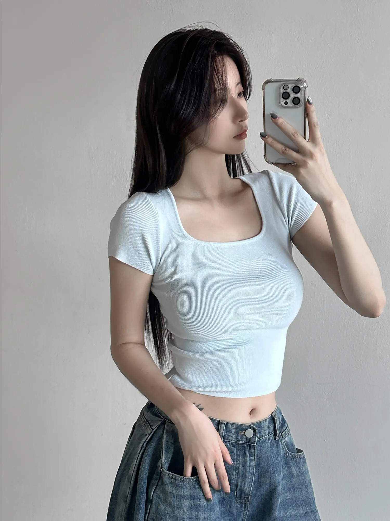 반팔 티셔츠 모델 착용 이미지-S1L20