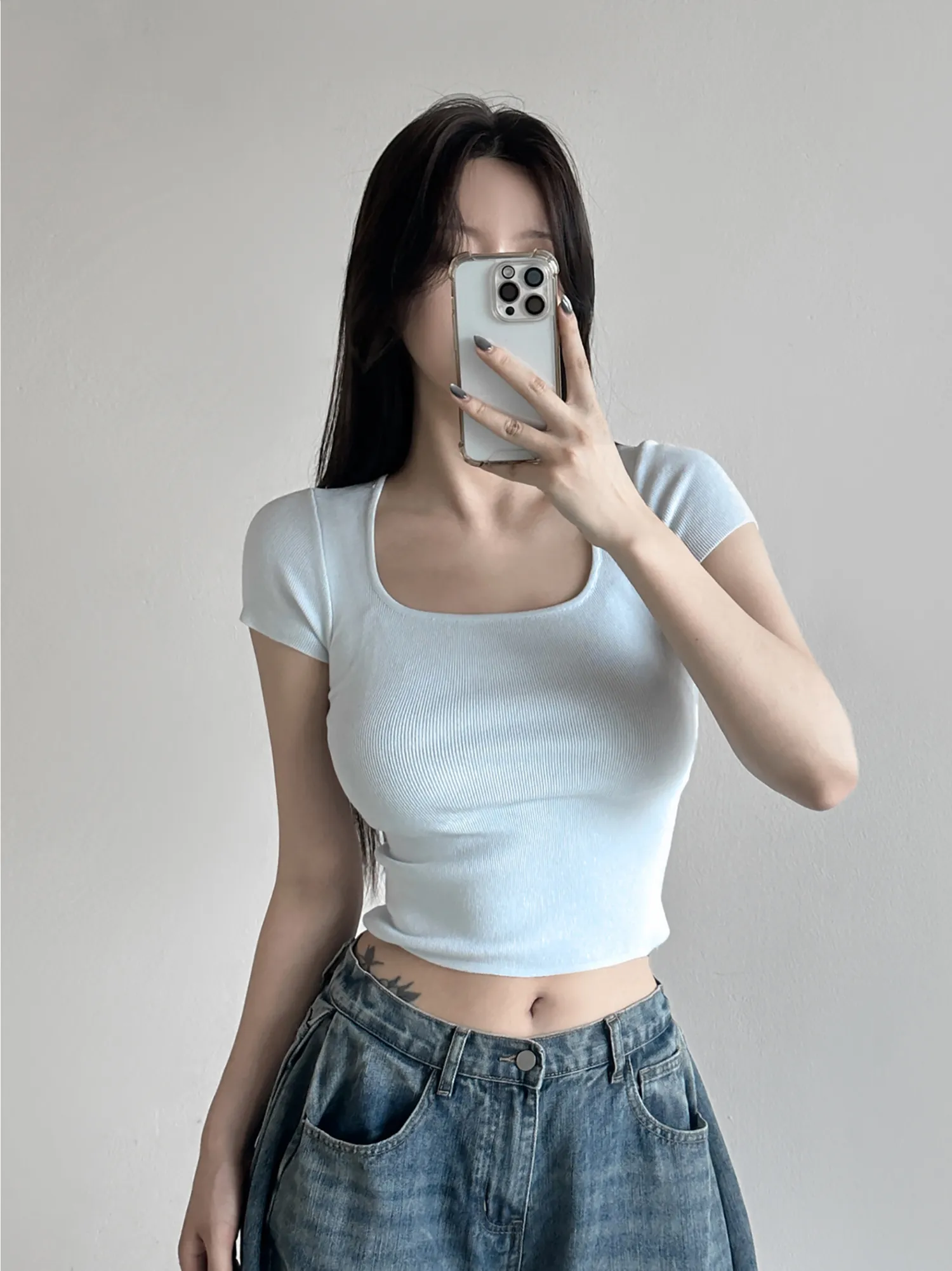 반팔 티셔츠 모델 착용 이미지-S1L19