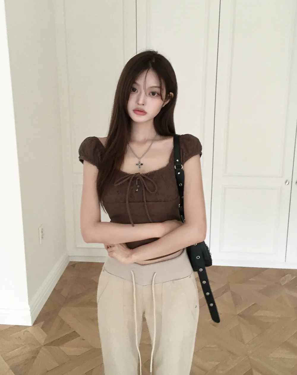 바지 모델 착용 이미지-S4L6
