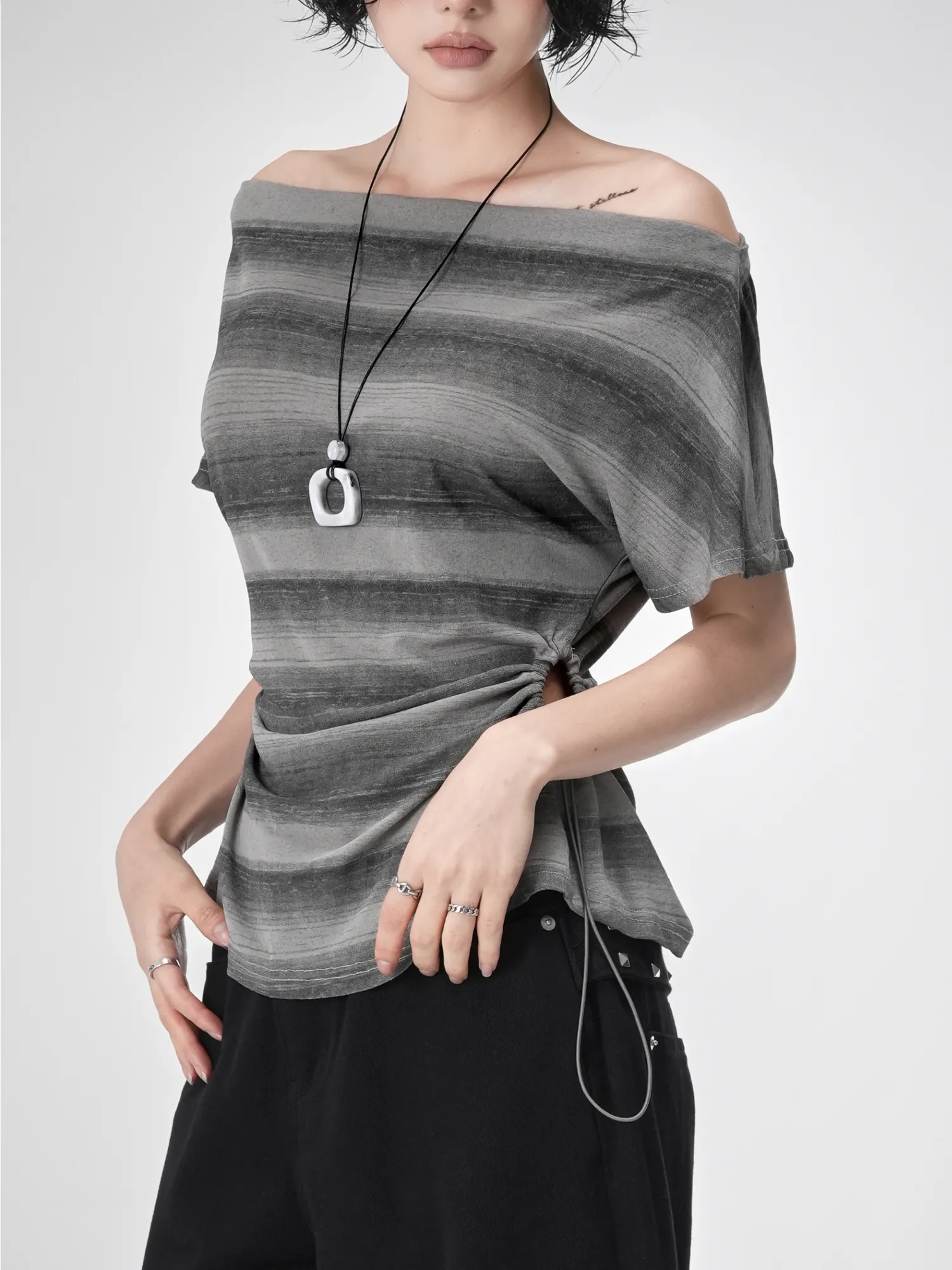 반팔 티셔츠 모델 착용 이미지-S1L39
