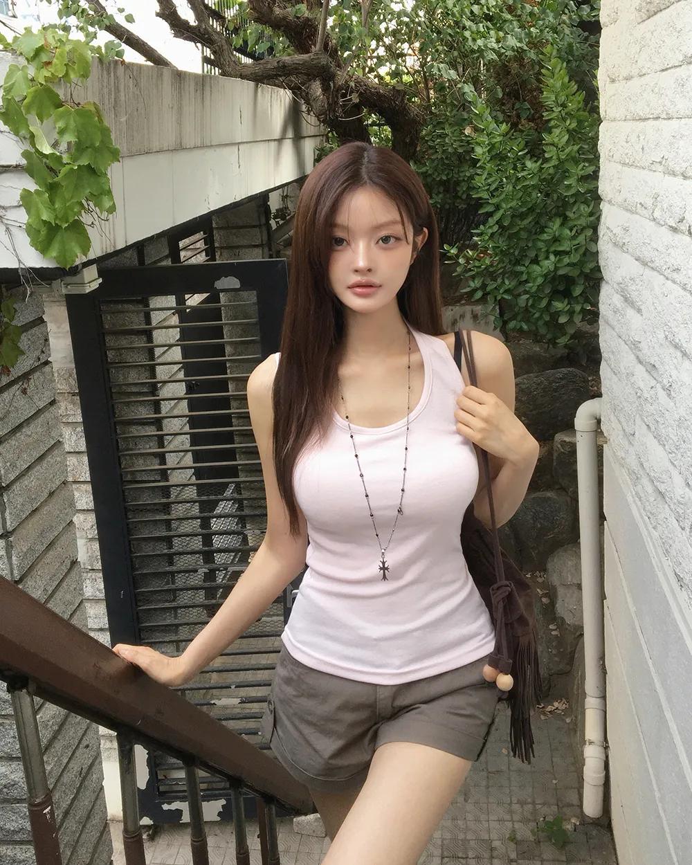 반바지 모델 착용 이미지-S2L35