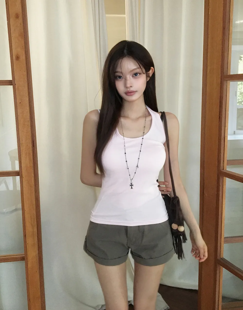 반바지 모델 착용 이미지-S2L34