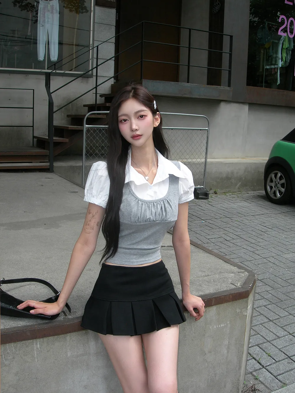 미니 스커트 모델 착용 이미지-S2L26