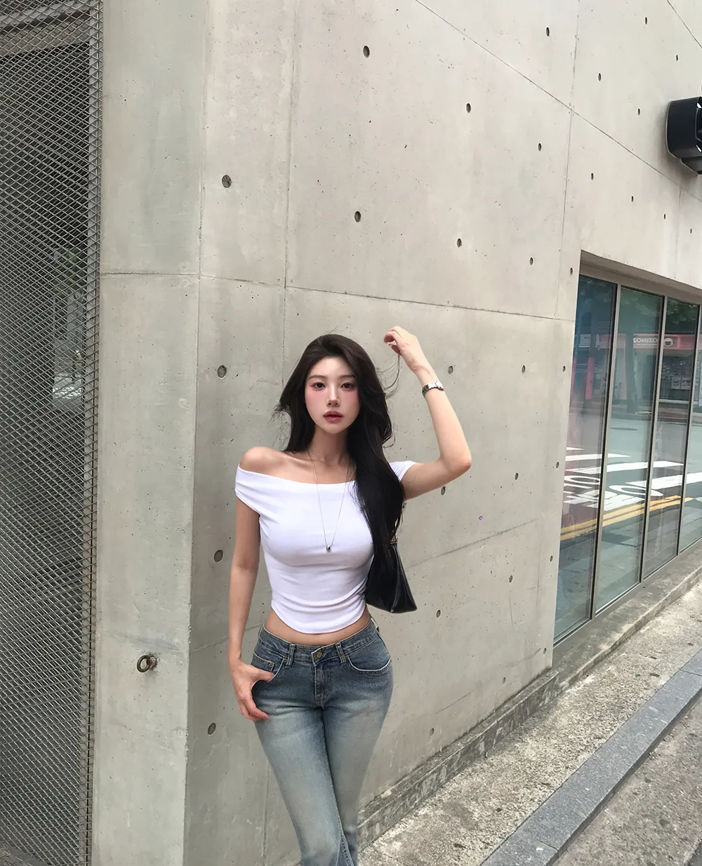 반팔 티셔츠 모델 착용 이미지-S1L16