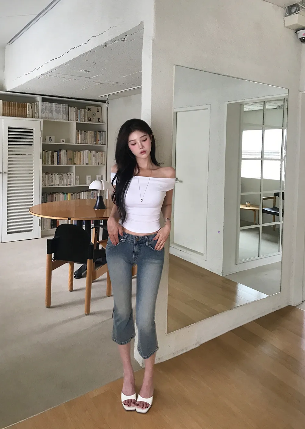 반팔 티셔츠 모델 착용 이미지-S1L49