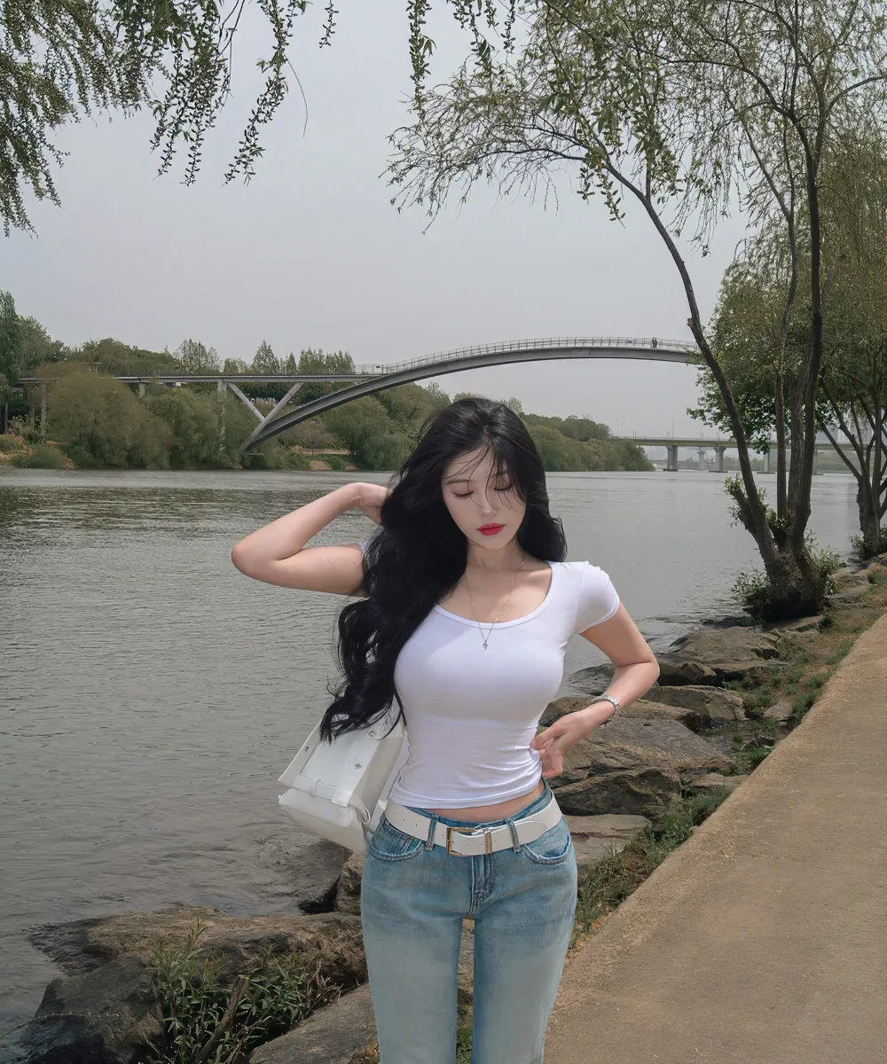 민소매 모델 착용 이미지-S2L4