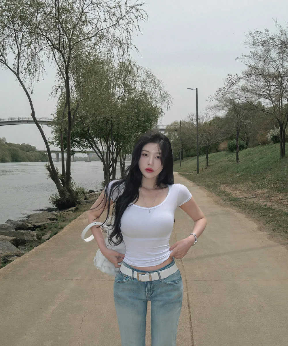 민소매 모델 착용 이미지-S2L18