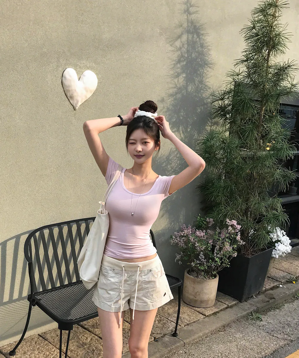 민소매 모델 착용 이미지-S2L30