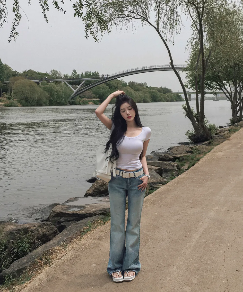 민소매 모델 착용 이미지-S2L7
