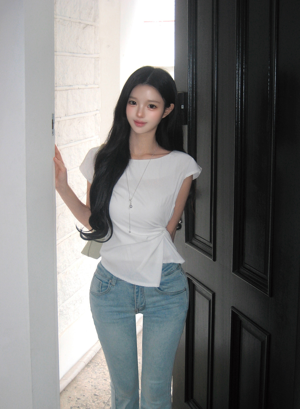 민소매 모델 착용 이미지-S1L41