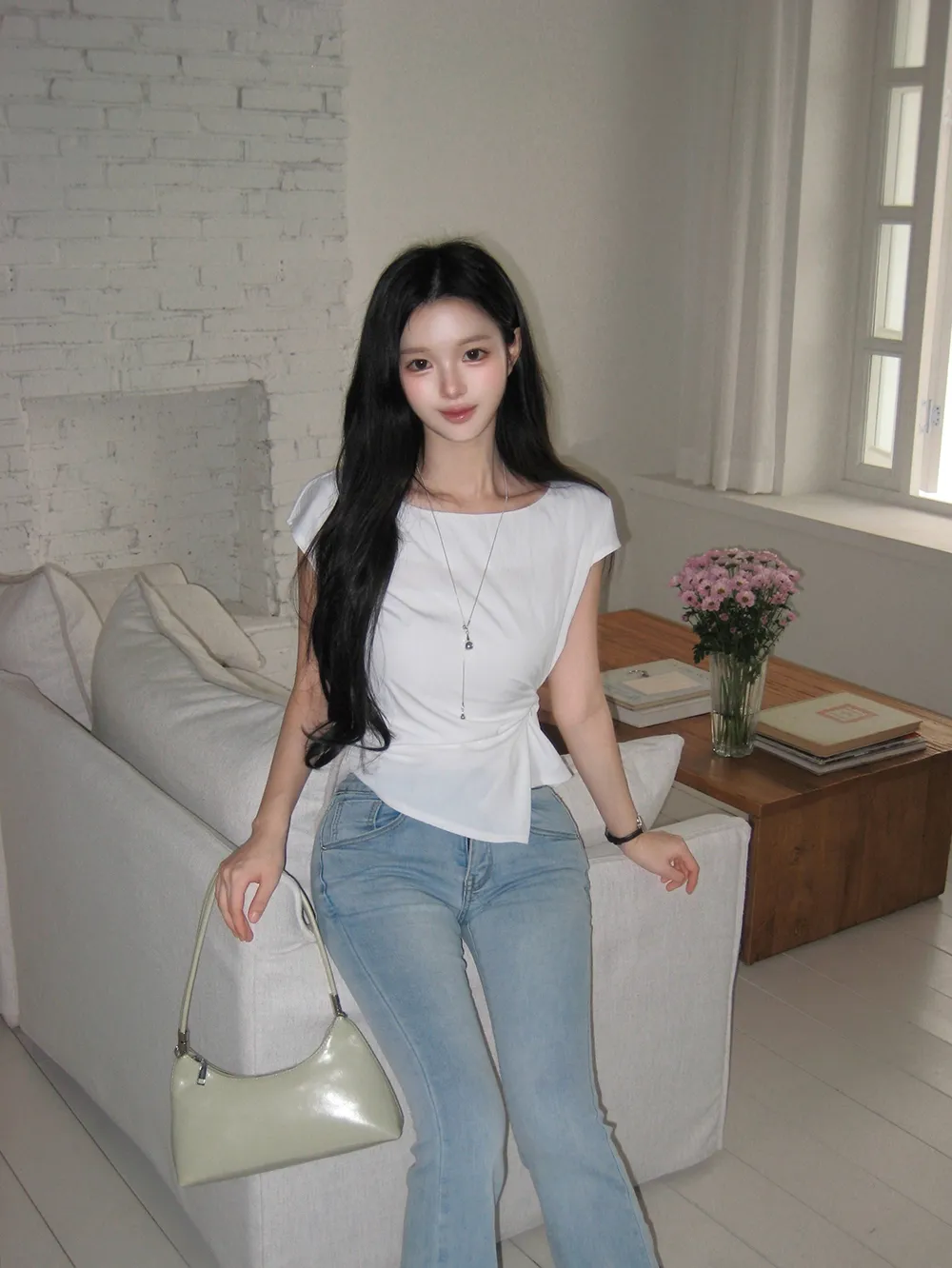 민소매 모델 착용 이미지-S1L49