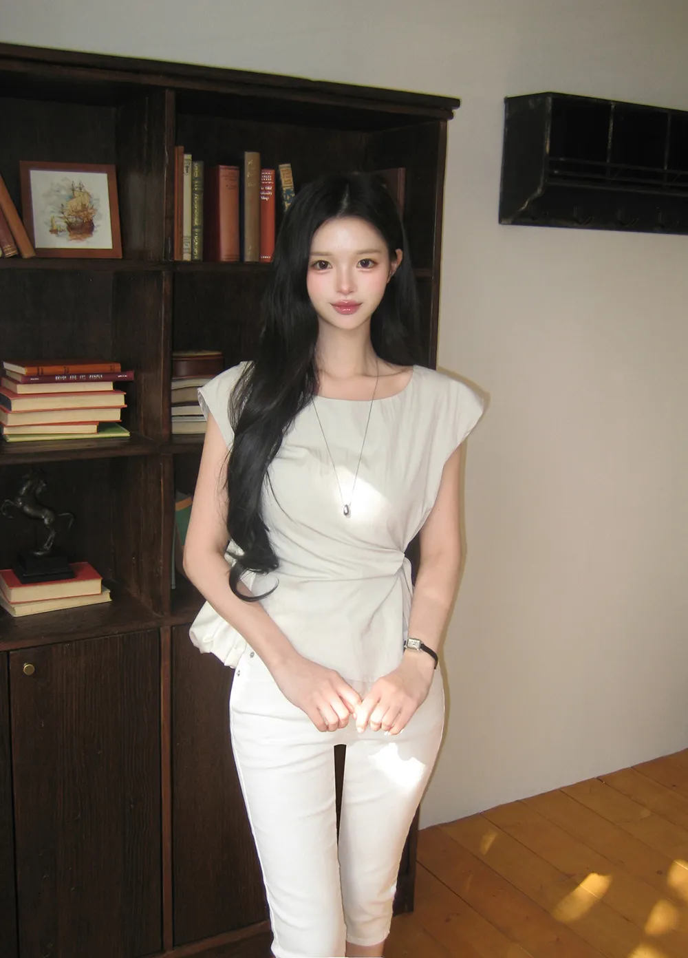 민소매 모델 착용 이미지-S1L32