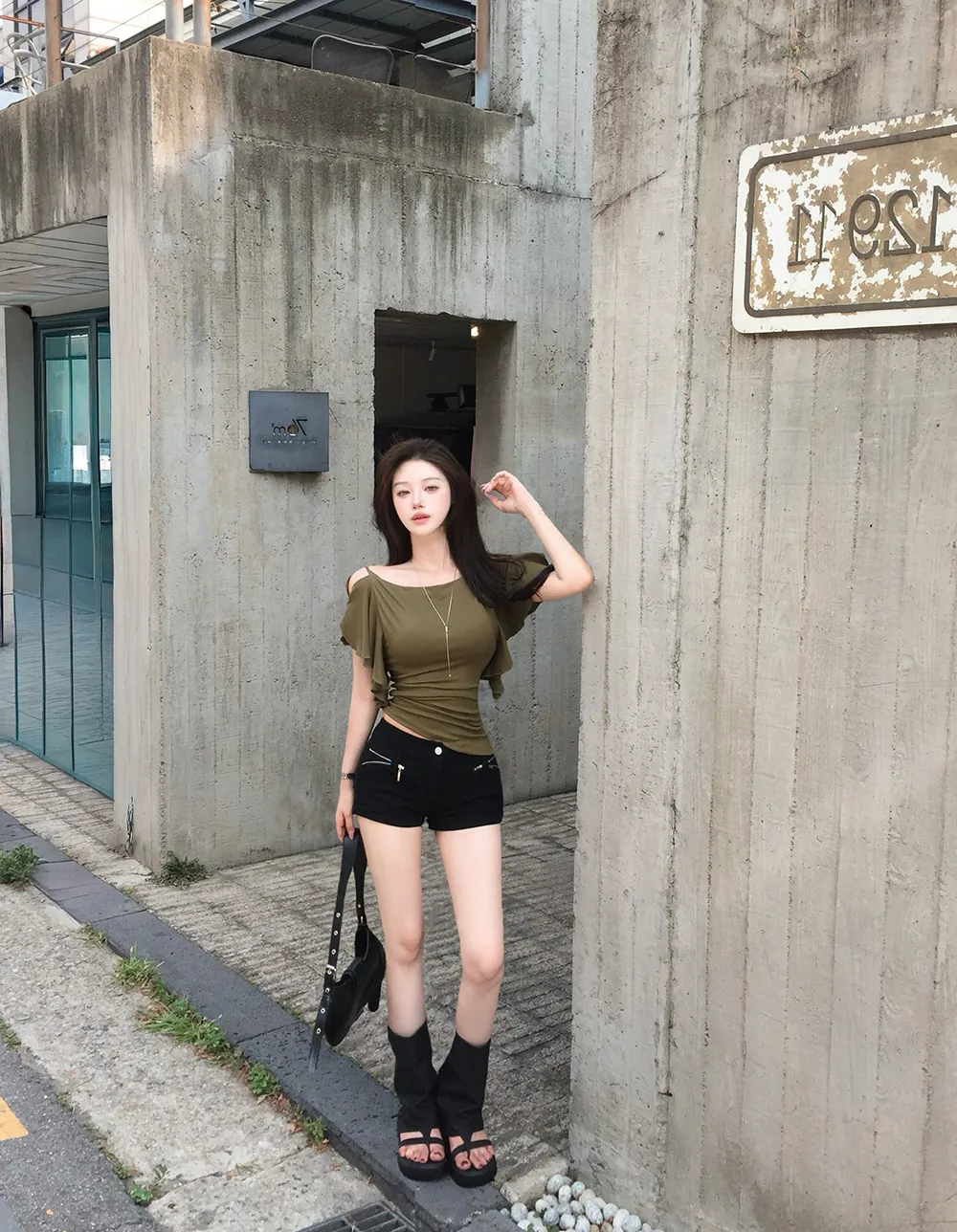 반바지 모델 착용 이미지-S1L23