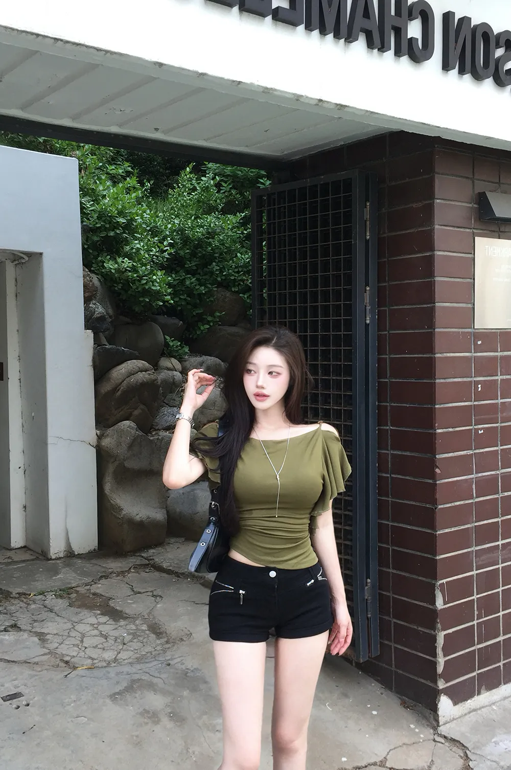 반바지 모델 착용 이미지-S1L24