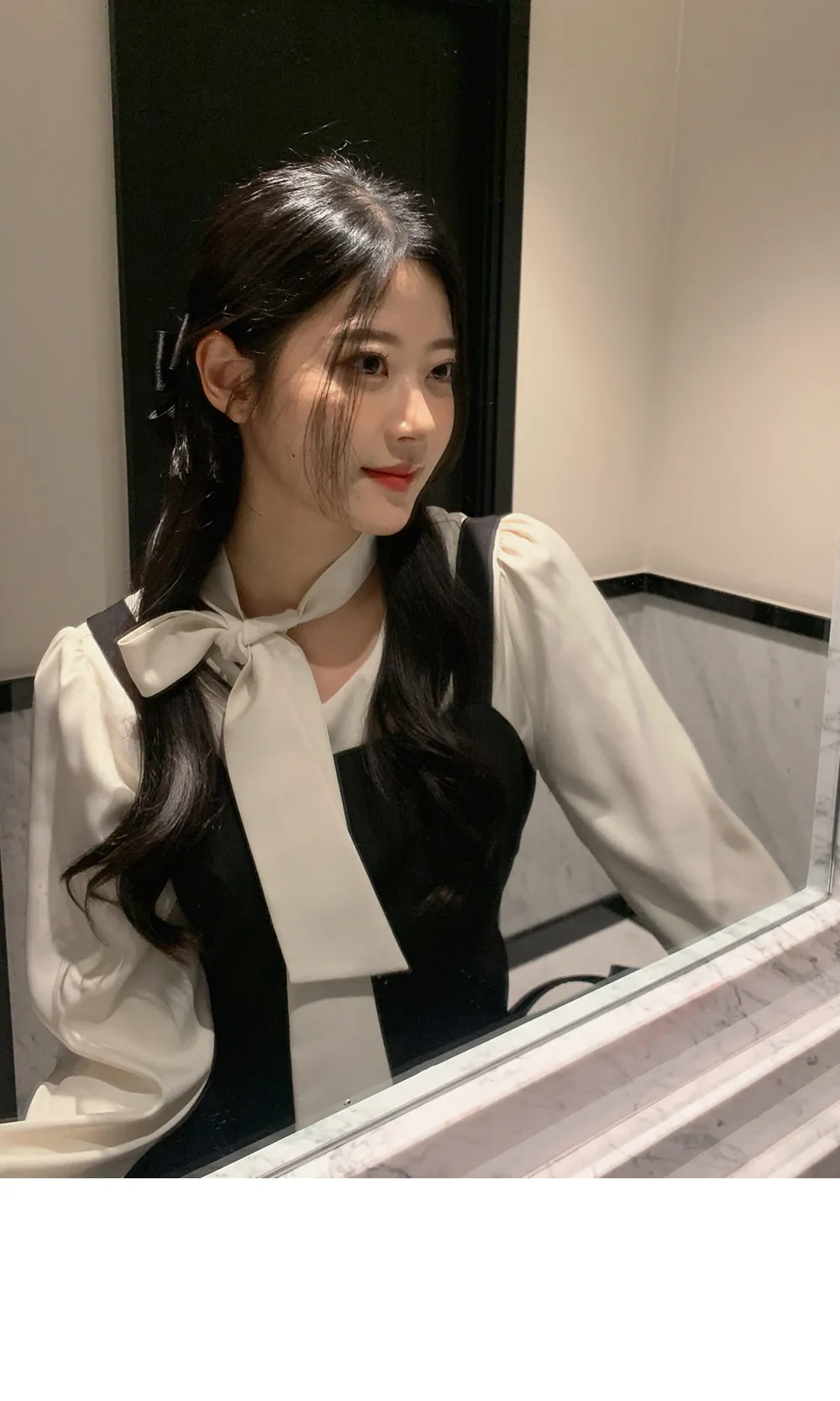 레나 라운드 타이 퍼프 블라우스