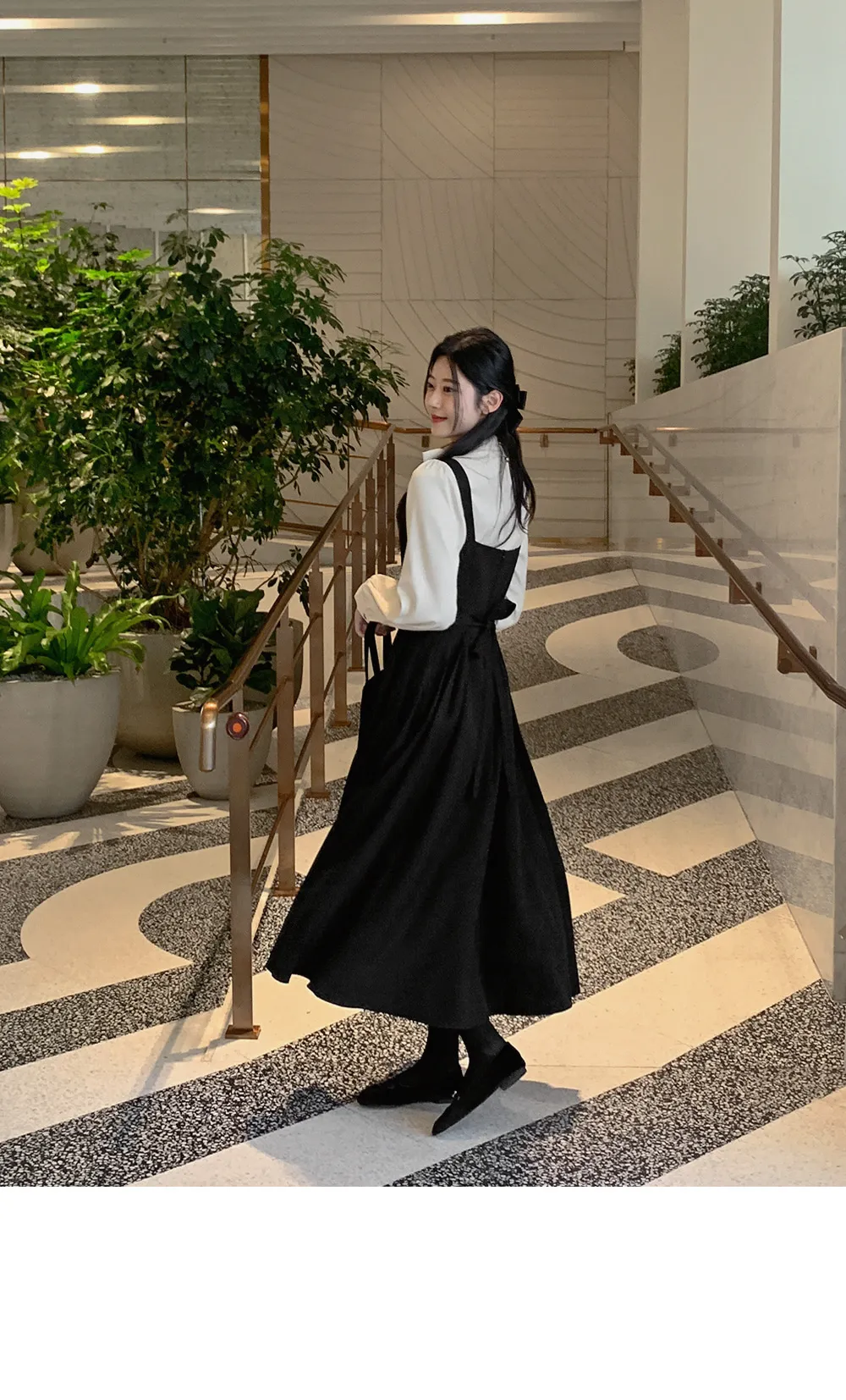 레나 라운드 타이 퍼프 블라우스