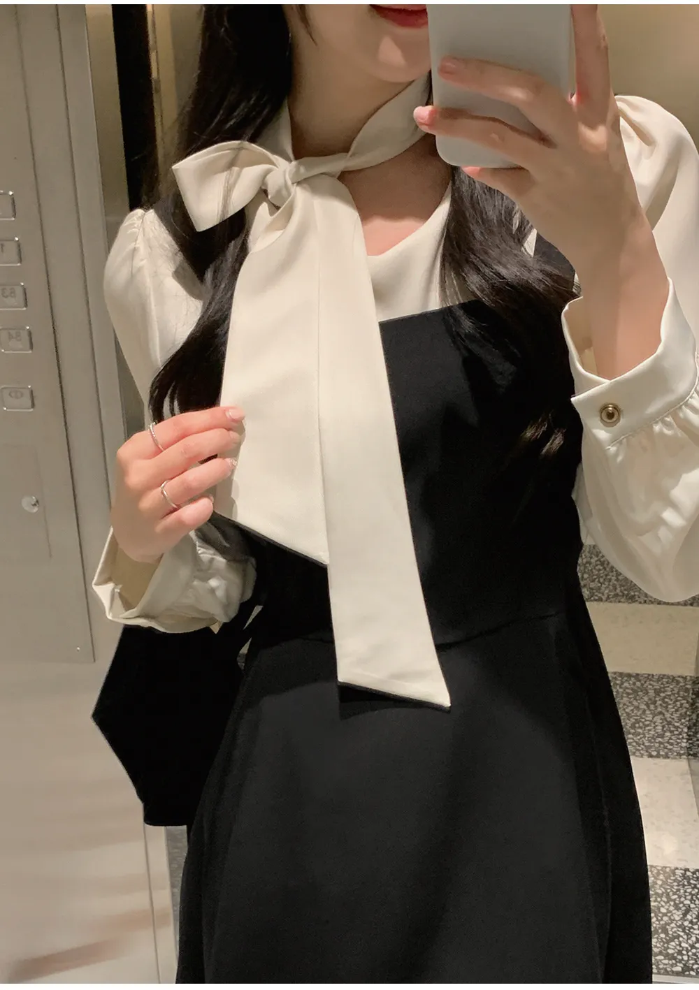 레나 라운드 타이 퍼프 블라우스