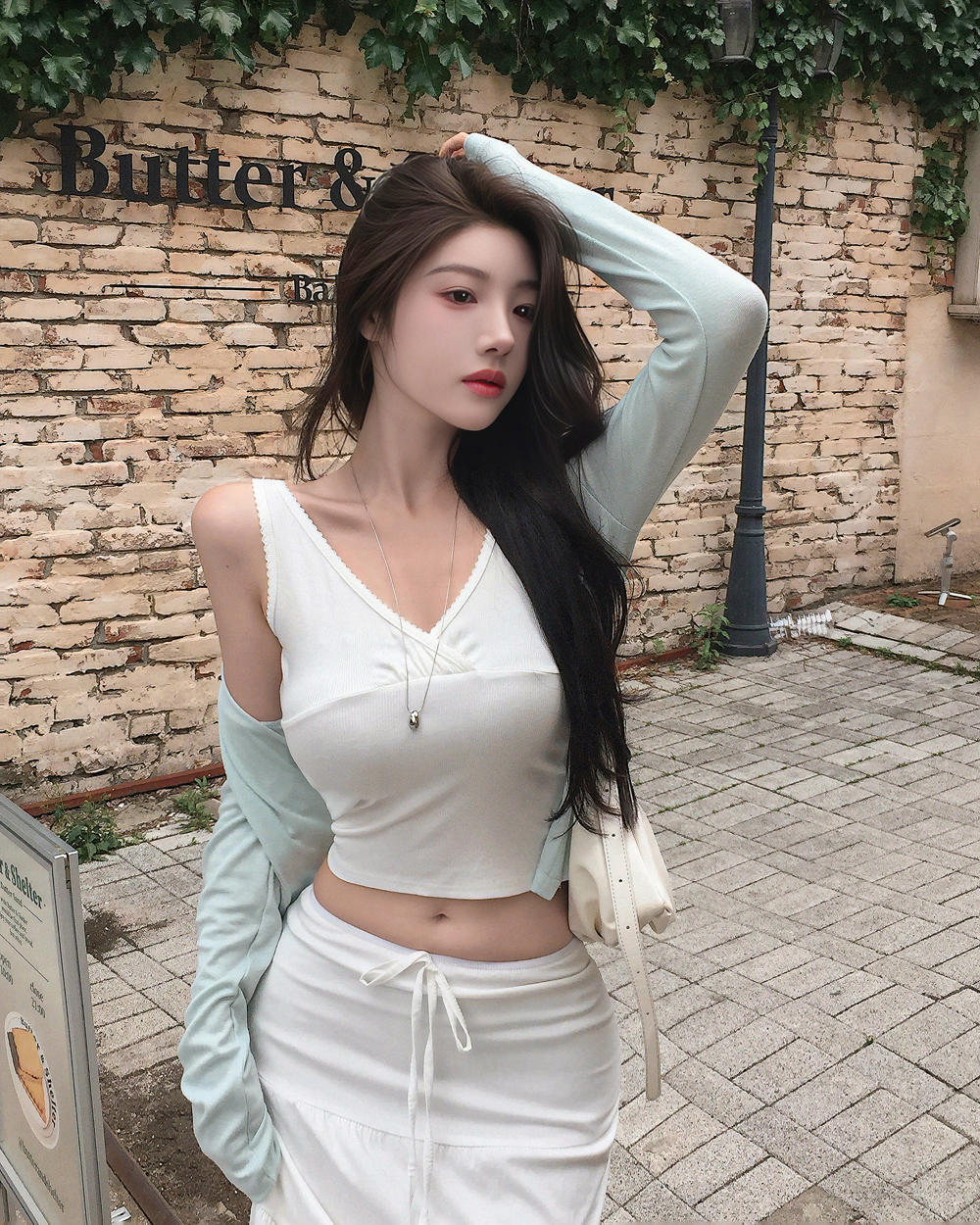 시계 모델 착용 이미지-S1L32
