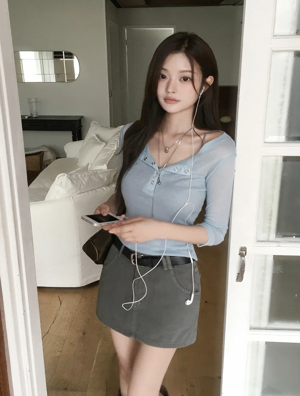 미니 스커트 모델 착용 이미지-S2L43