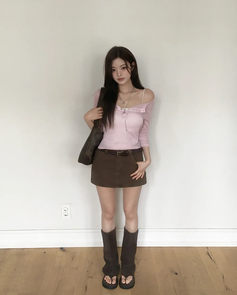 미니 스커트 모델 착용 이미지-S4L24