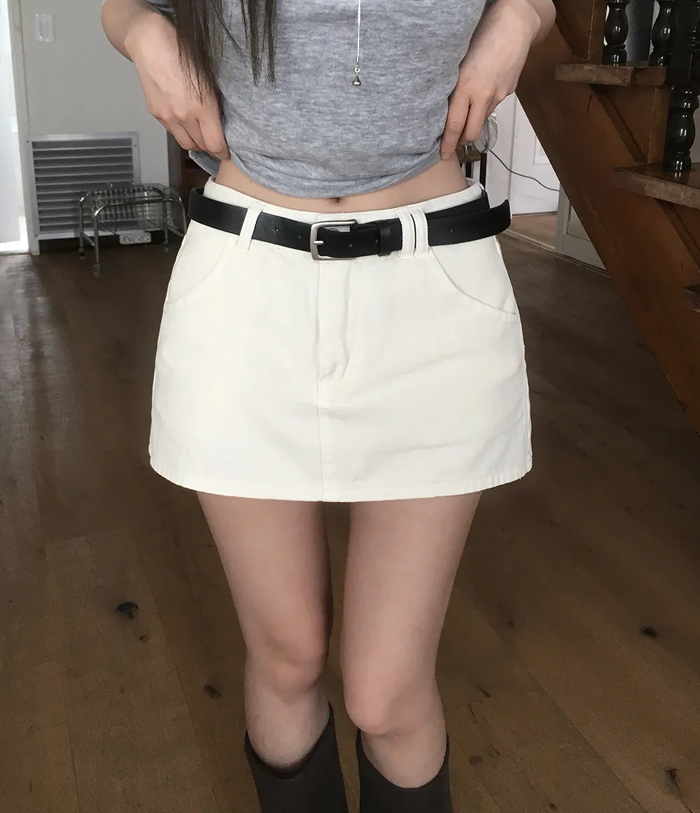 미니 스커트 모델 착용 이미지-S4L9