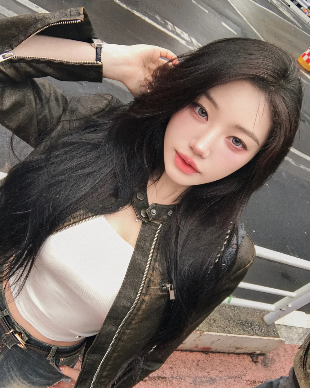 재킷 모델 착용 이미지-S4L9