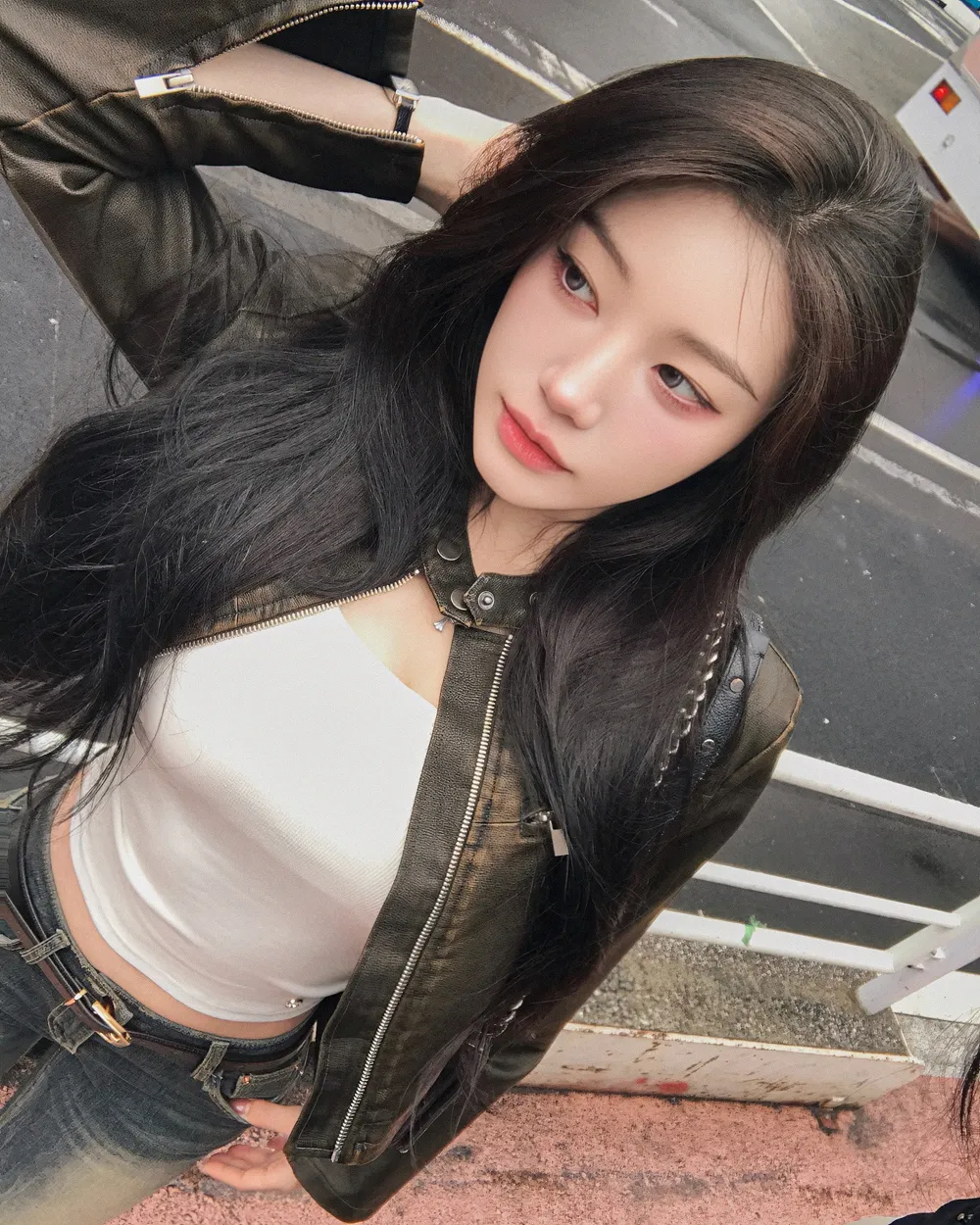 재킷 모델 착용 이미지-S4L57