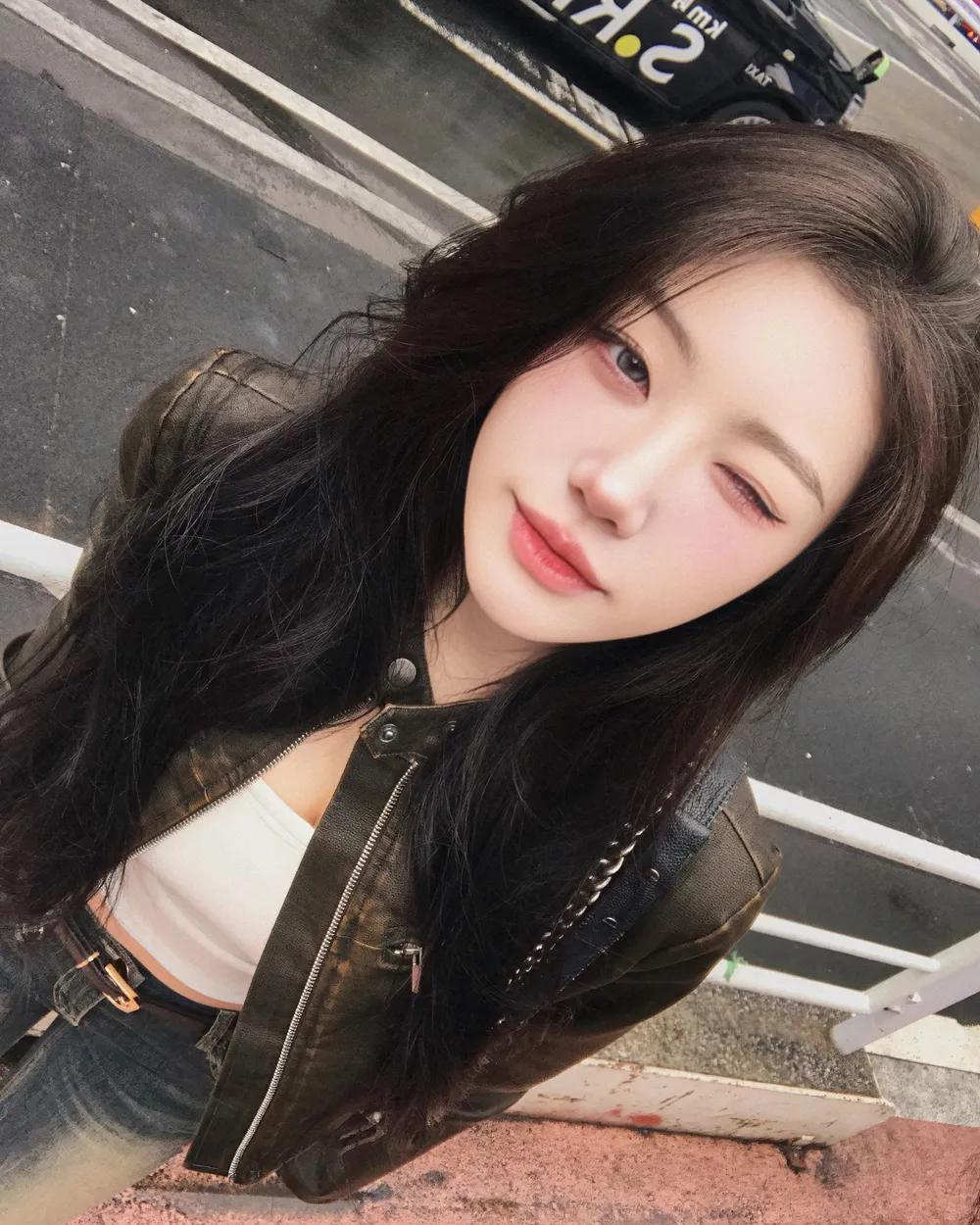재킷 모델 착용 이미지-S4L10