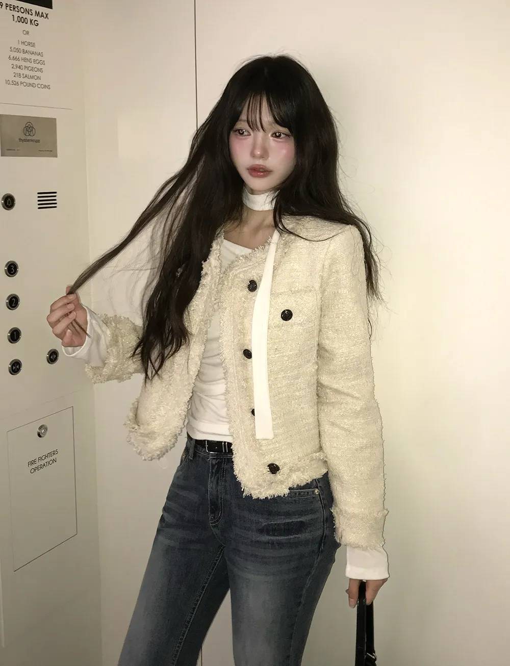 블레이저 모델 착용 이미지-S2L9