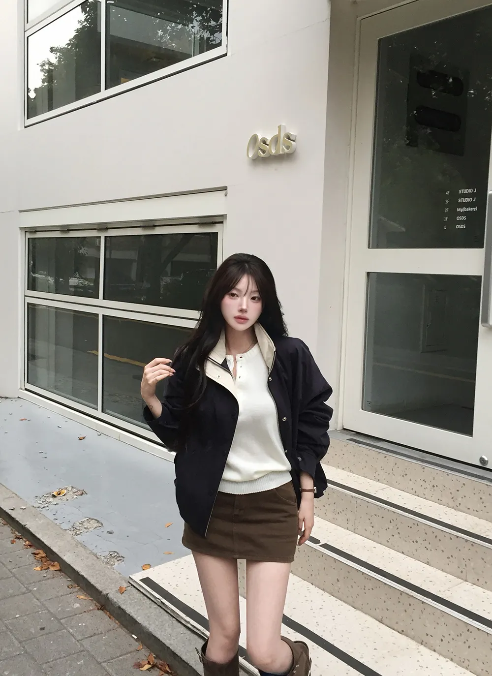 긴팔 티셔츠 모델 착용 이미지-S3L68