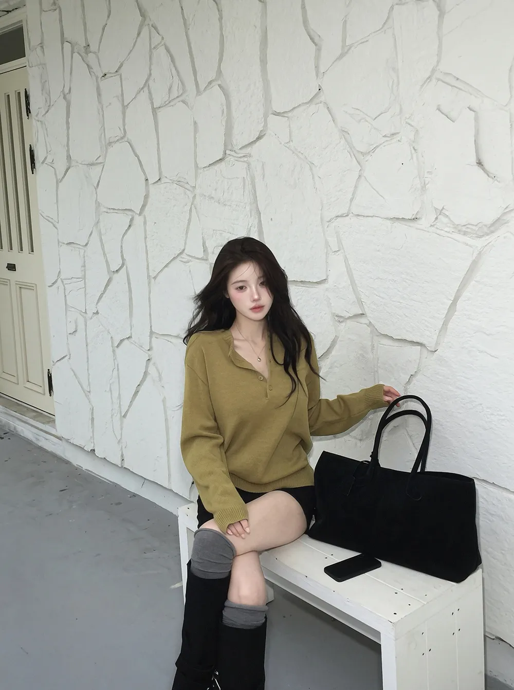 긴팔 티셔츠 모델 착용 이미지-S3L7