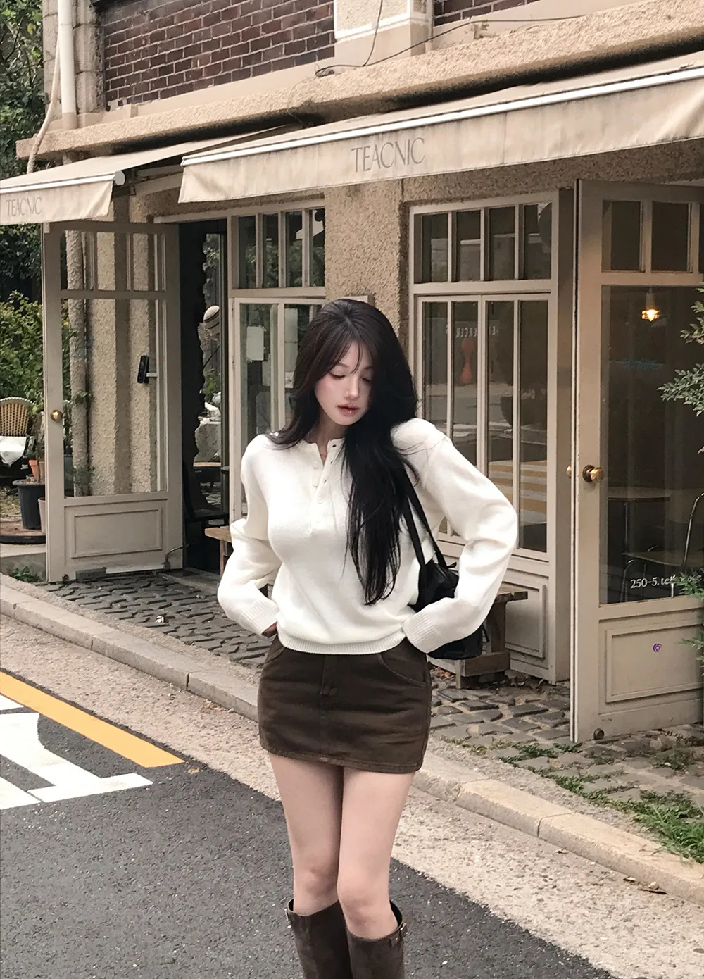 긴팔 티셔츠 모델 착용 이미지-S3L63