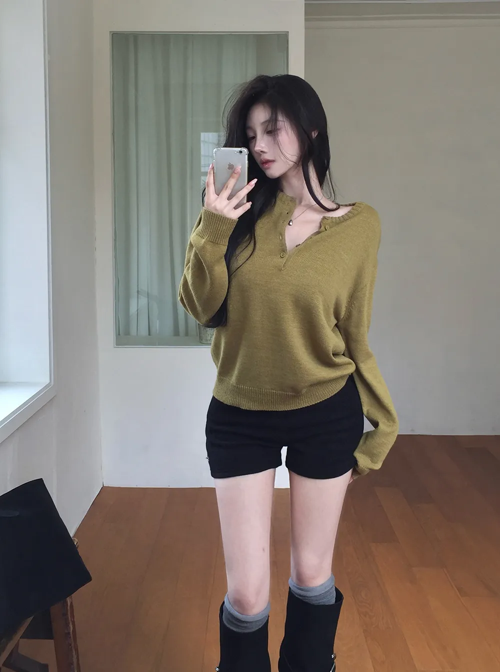 긴팔 티셔츠 모델 착용 이미지-S3L19