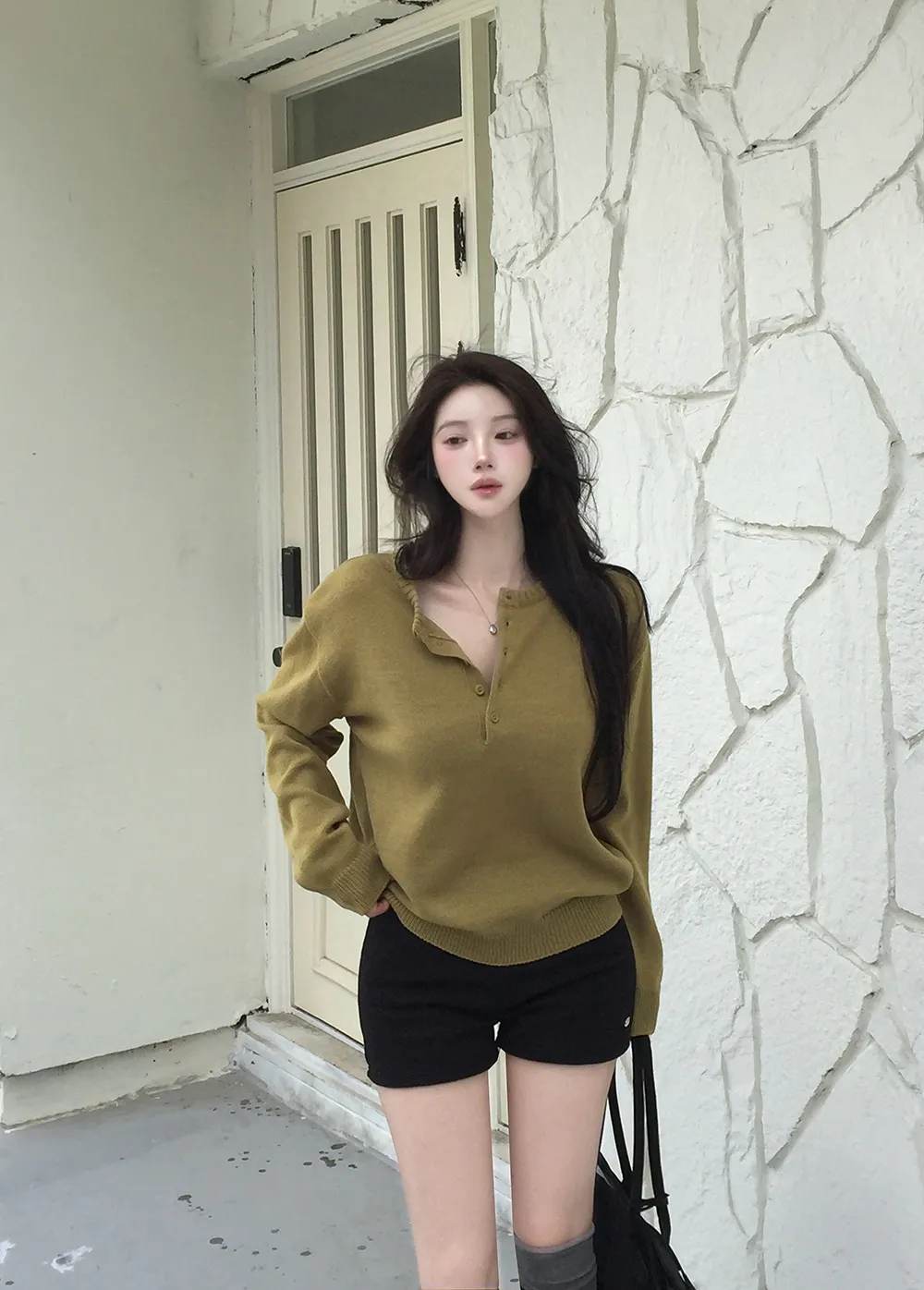 긴팔 티셔츠 모델 착용 이미지-S3L11