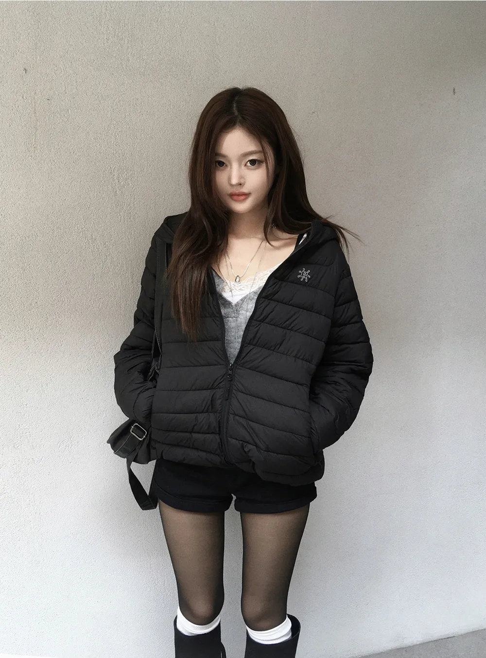 패딩 모델 착용 이미지-S2L62