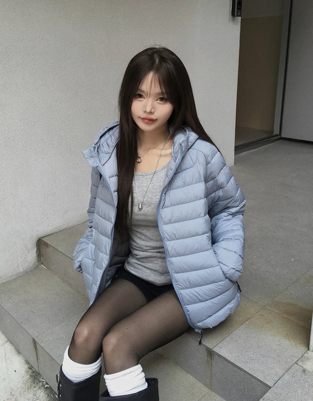 패딩 모델 착용 이미지-S2L40