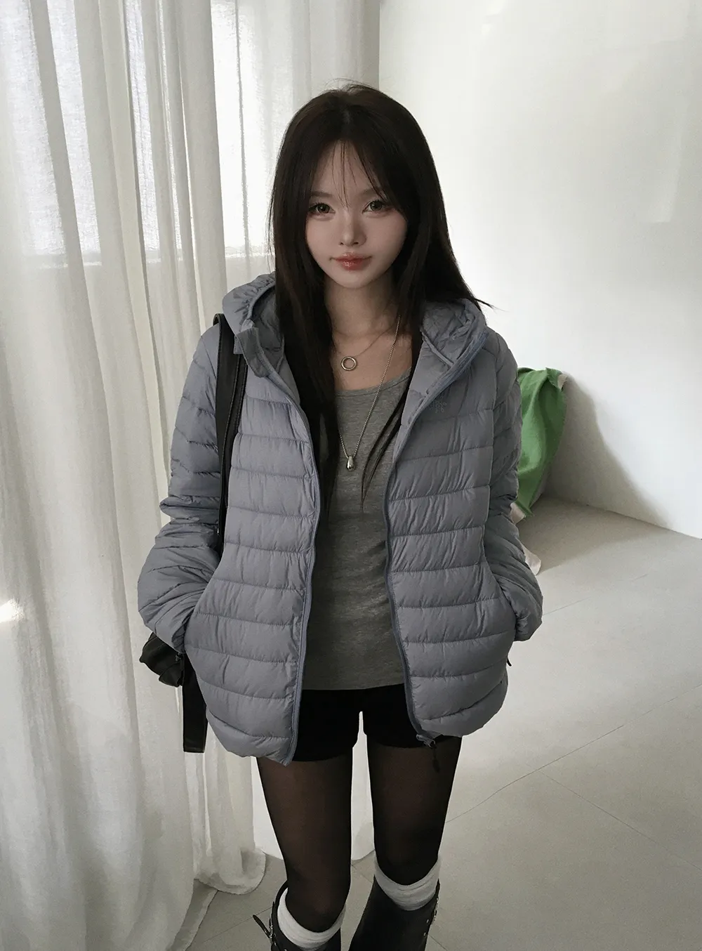 패딩 모델 착용 이미지-S2L35