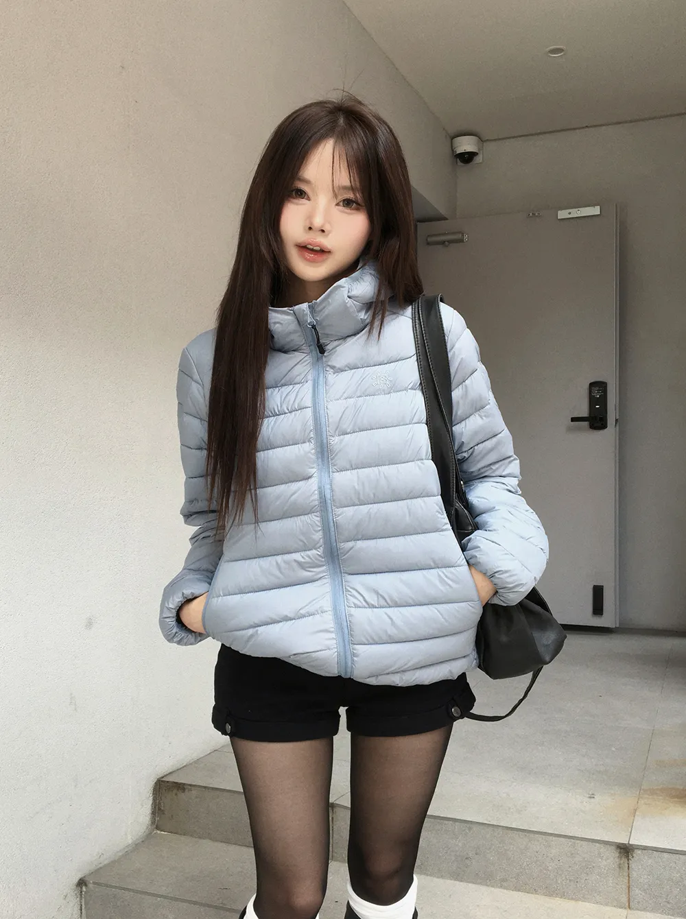 패딩 모델 착용 이미지-S2L39