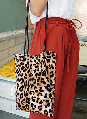 DELUXE EASY CARRY TOTEニュートラルレオパード（トートバッグ