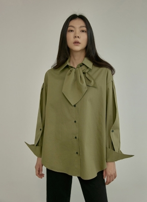 スカーフ柄 バイカラーデザイン 長袖 柄シャツ フライフロント ロゴ入り ボタン 1223456_19338509_k3.jpg