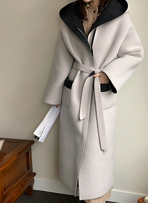 ファー裏地ストラップ付フードロングコート | レディースファッション