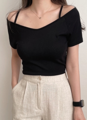 オフショルダーストラップ半袖Tシャツ | レディースファッション