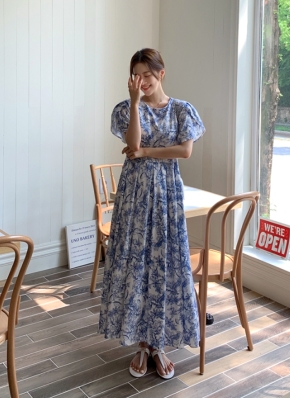 【新品】MaxMara トワルドゥジュイワンピース ビーズ プリーツ 38 M 新品】MaxMara トワルドゥジュイワンピース ビーズ プリーツ 38 M